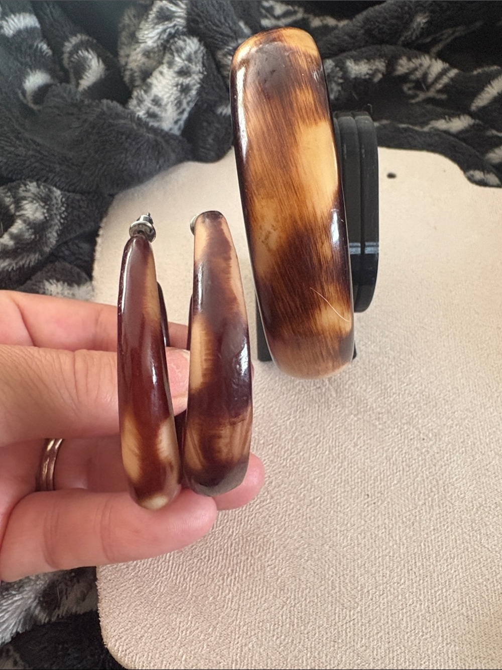 Unbranded Costume/Fashion Bangle Bracelet and Hoop Earrings set